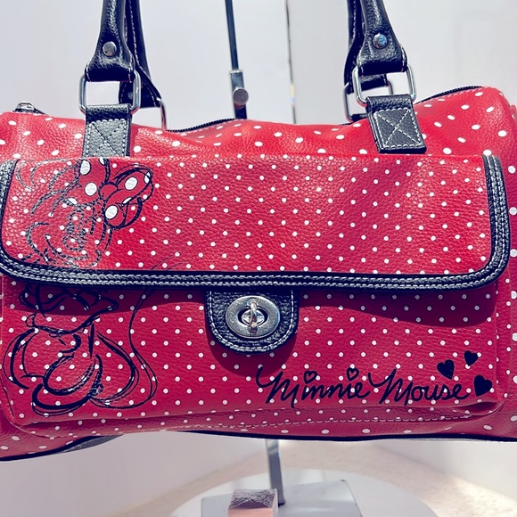 Minnie Mouse Satchel LN & Free Cherry Keychain, Free Ring Band & Croc Keychain - Picture 3 of 10